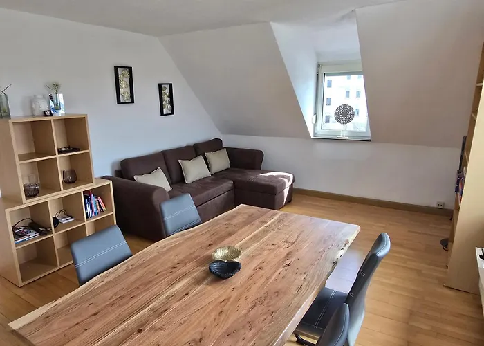 Drei Zimmer Appartment Mit Kueche & Bad